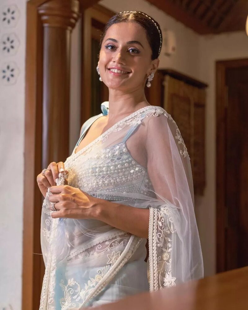 Taapsee pannu new clicks