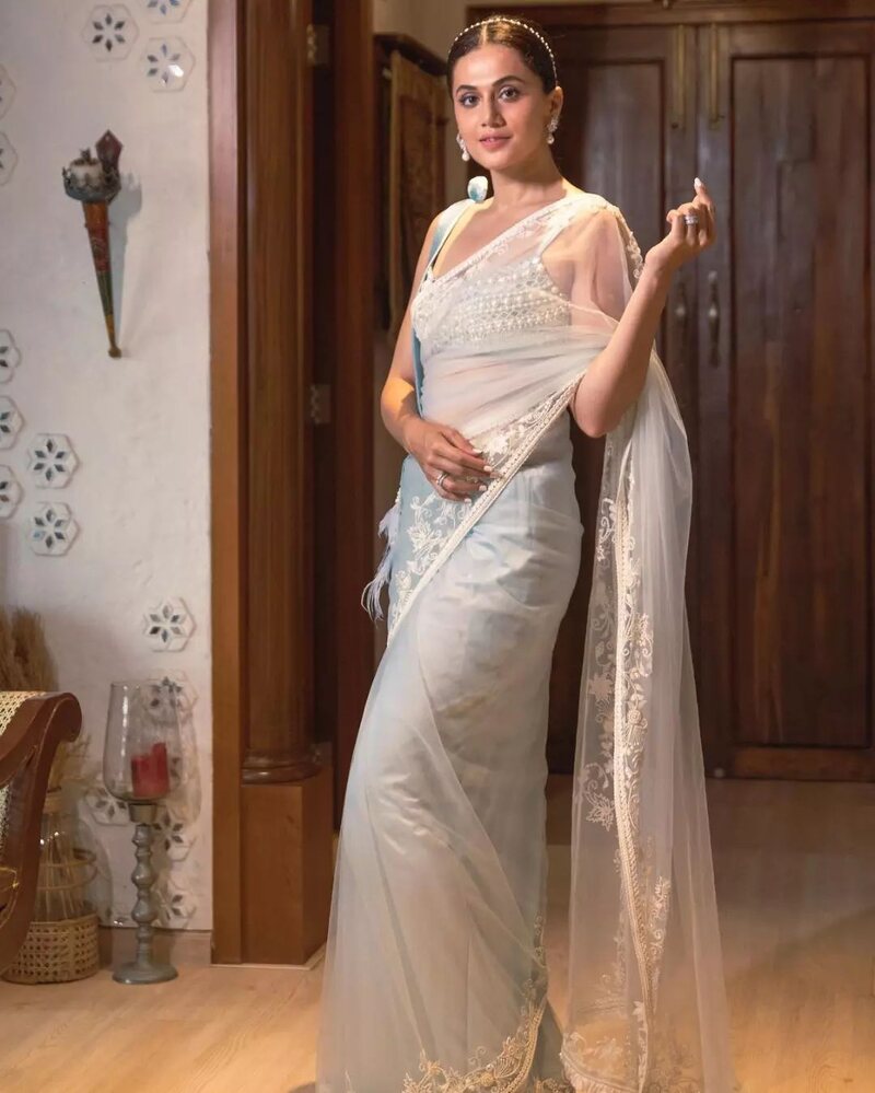 Taapsee pannu new clicks