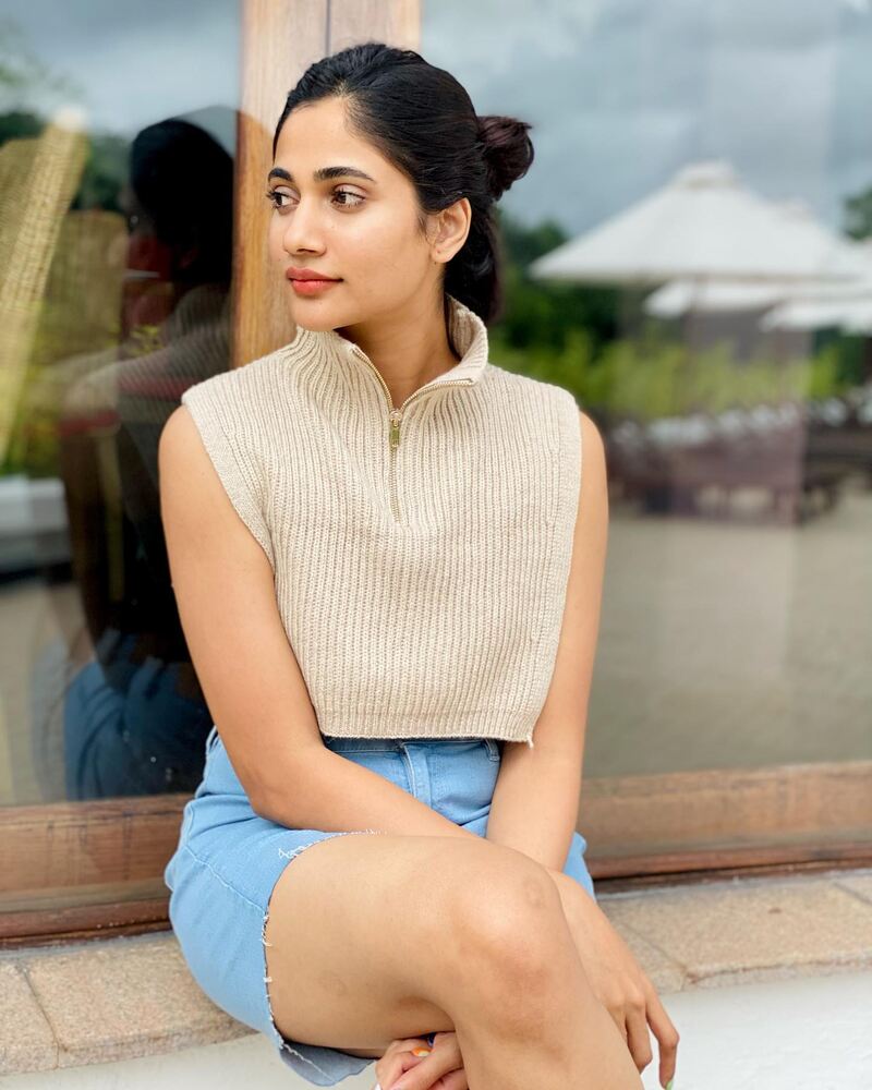 Losliya mariya new clicks