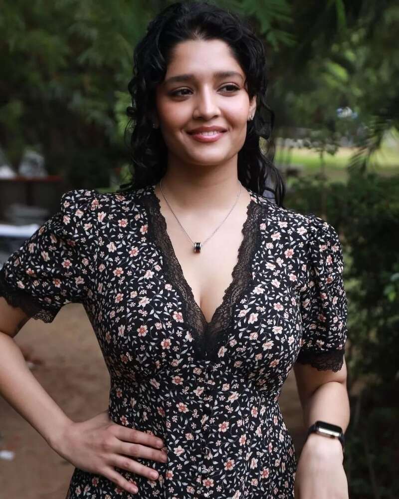 Ritika singh new clicks