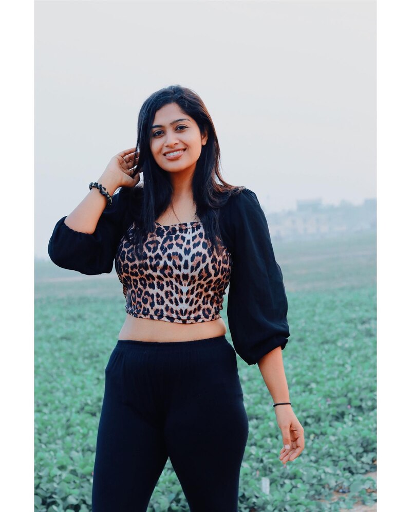 Shobanaa muthalagu new clicks