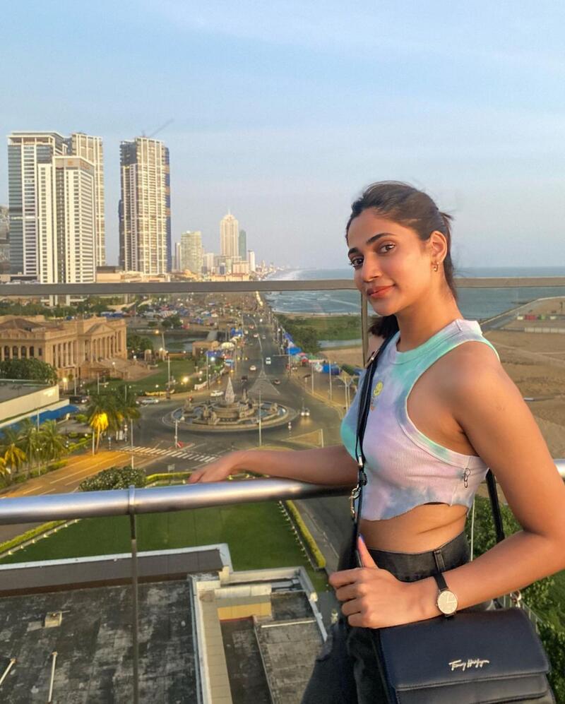 Losliya mariya new clicks