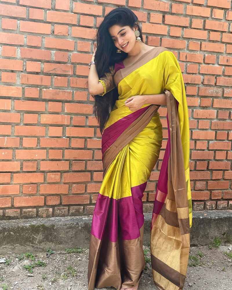 Divya bharathi new clicks