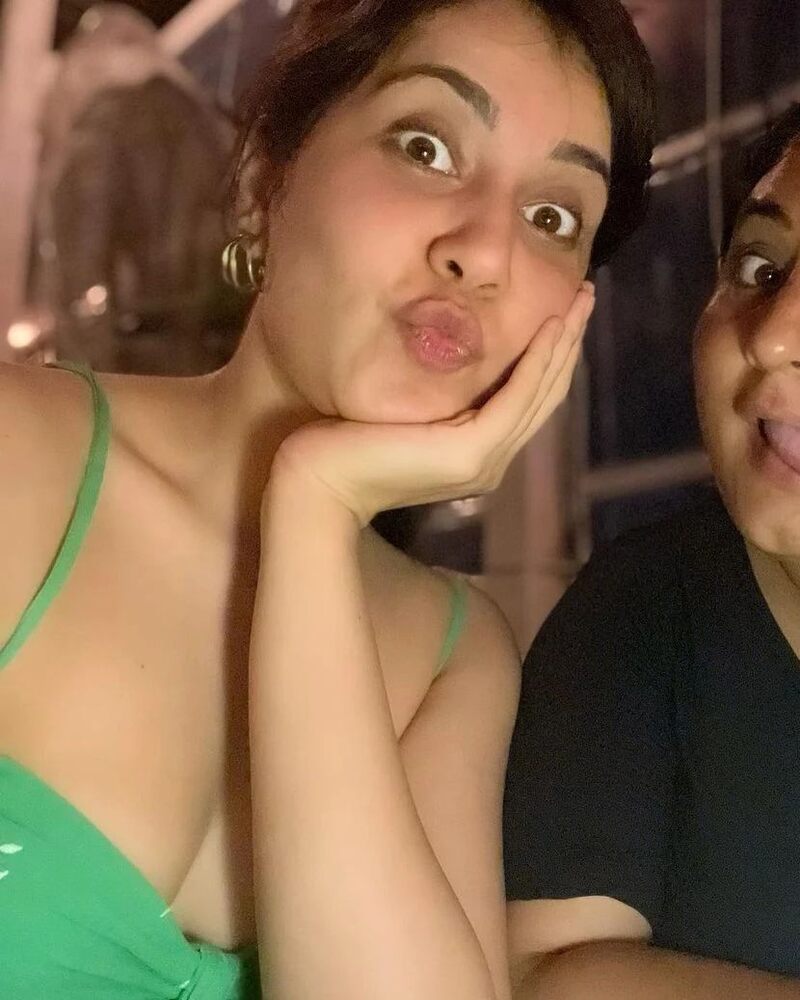 Raashii khanna new clicks