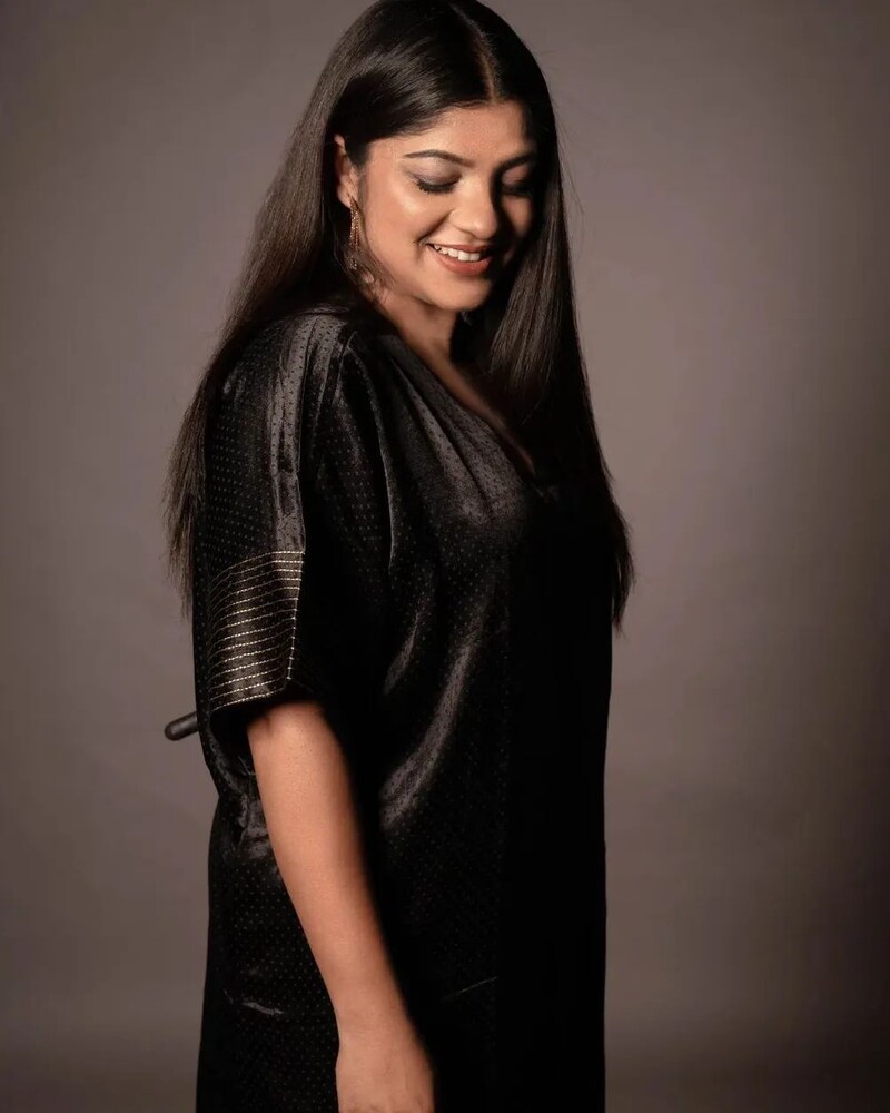 Aparna balamurali new clicks