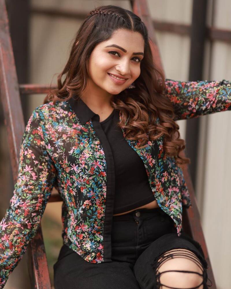 Nakshathra nagesh new clicks