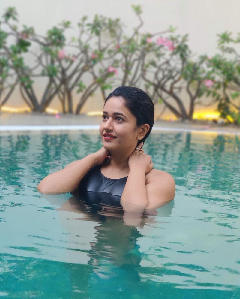 Poonam bajwa new hot