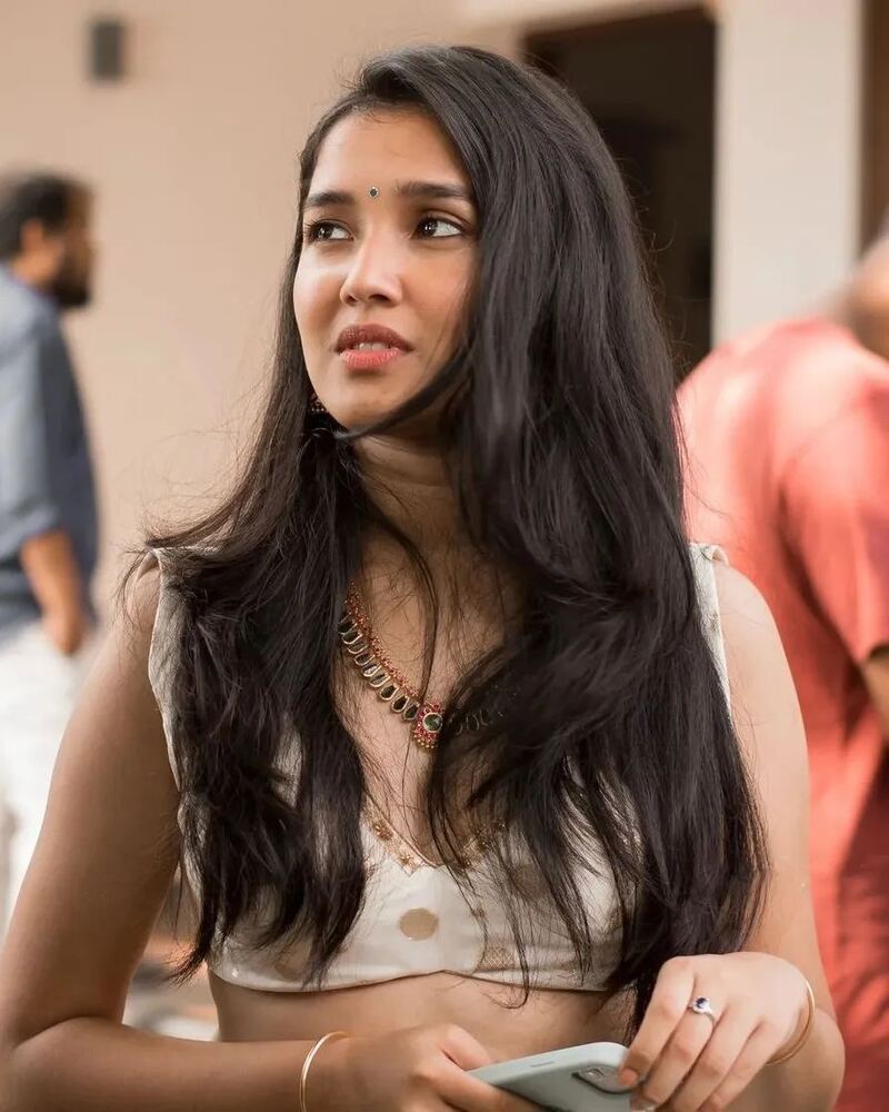 Anikha surendran new clicks