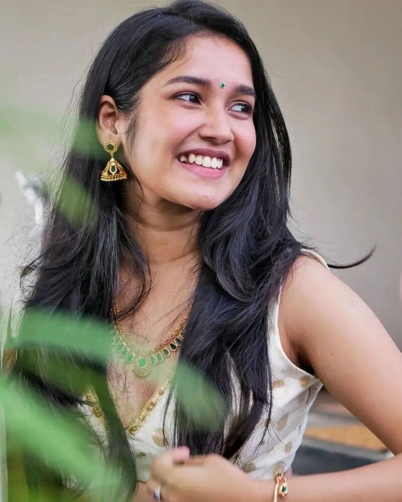 Anikha surendran new clicks