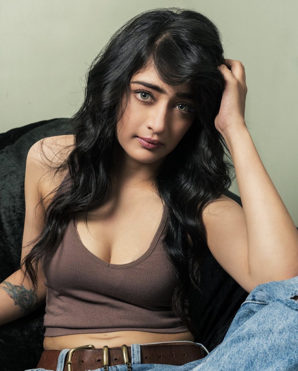 Akshara haasan ultra glam pics