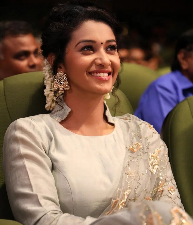 Priya bhavani new shankar clicks hot