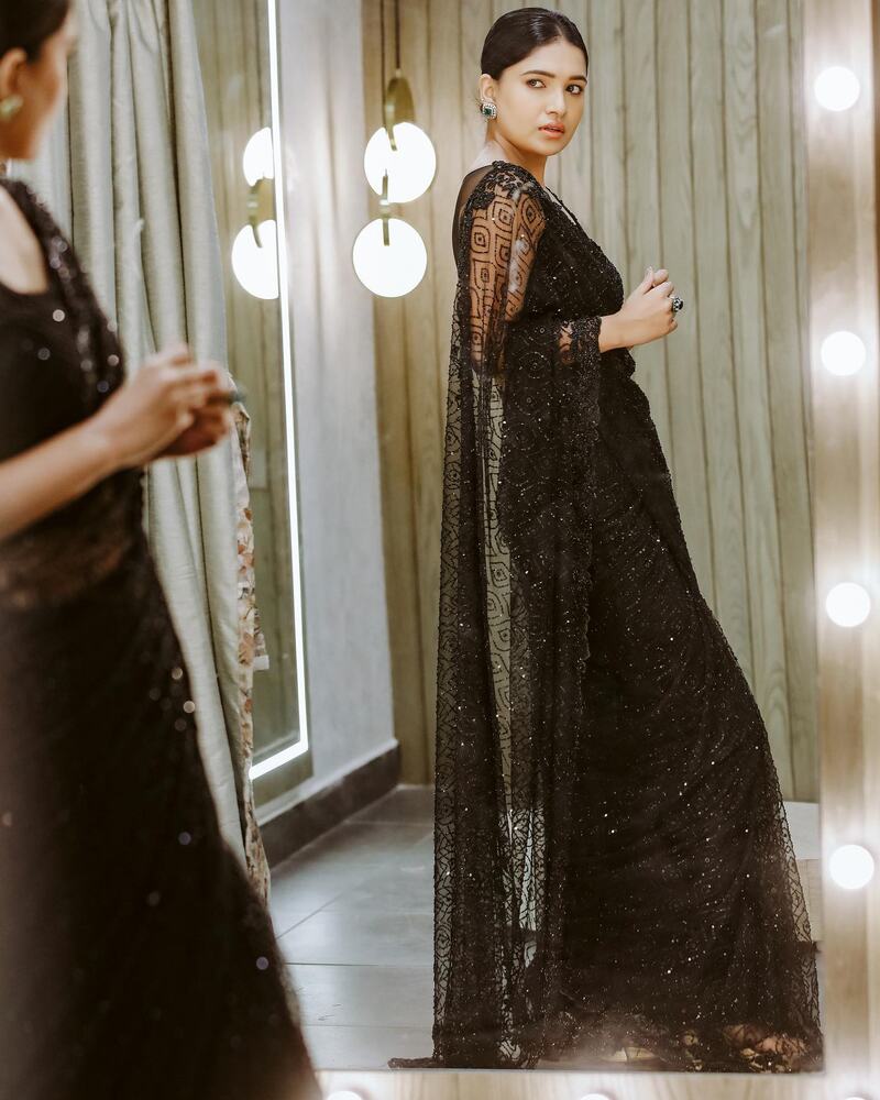 Vani bhojan new hot black saree