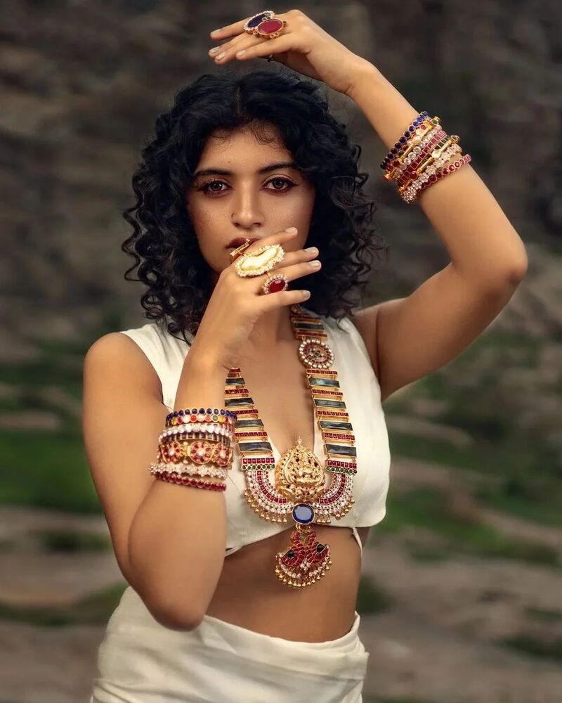 Harija tamil new eruma saani hot