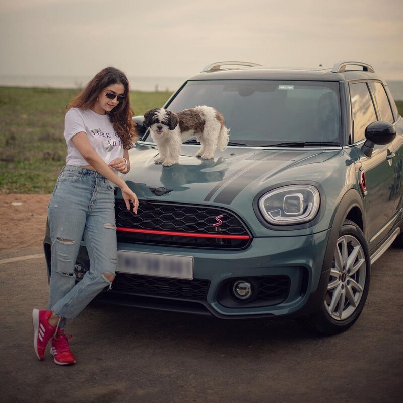 Keerthy suresh new cool tshirt top