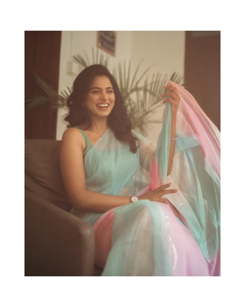 Ramya pandian new saree hot clicks