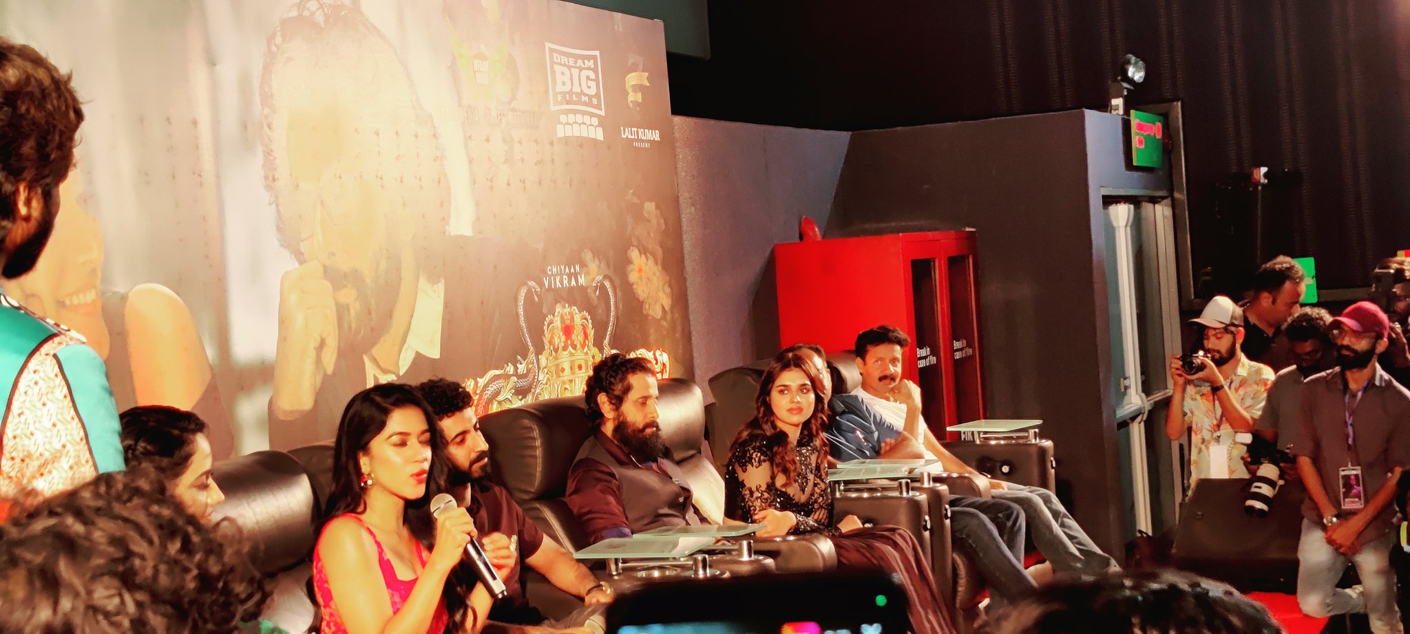 Chiyaan vikram latest video viral