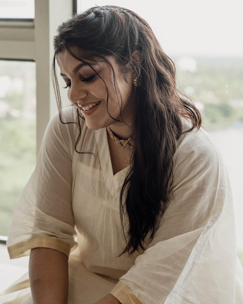 Aparna balamurali new hot clicks viral