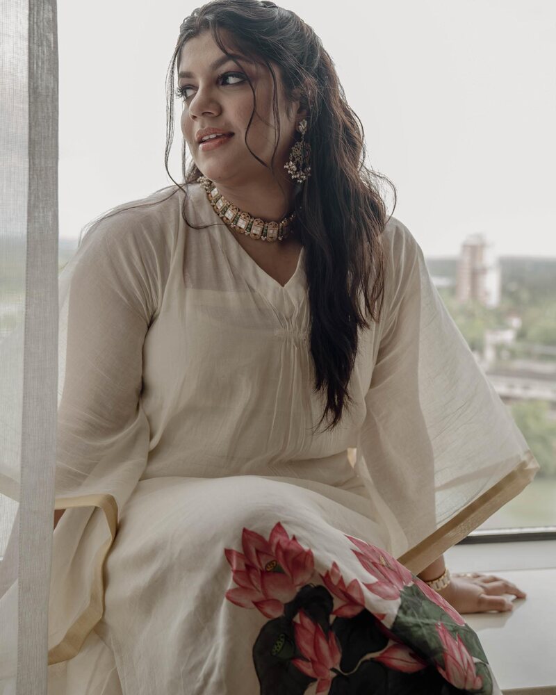 Aparna balamurali new hot clicks viral