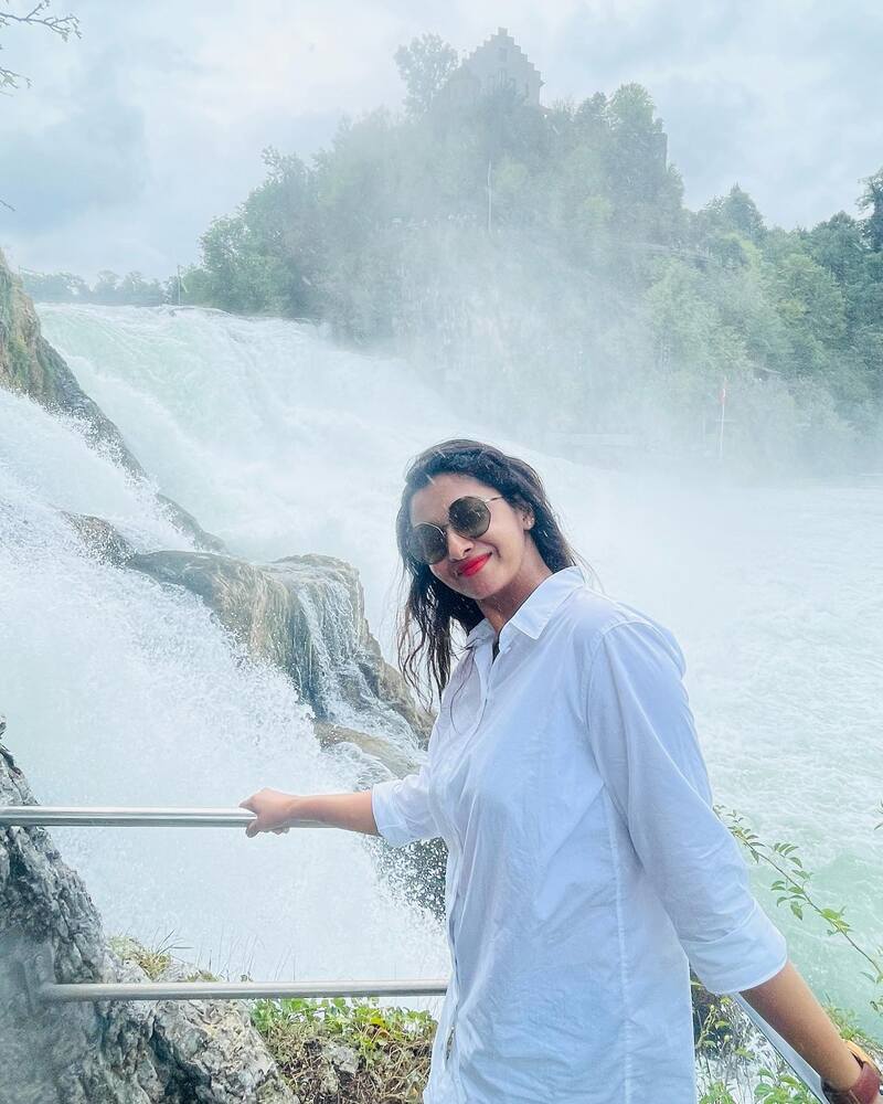 Priya bhavani new shankar hot clicks