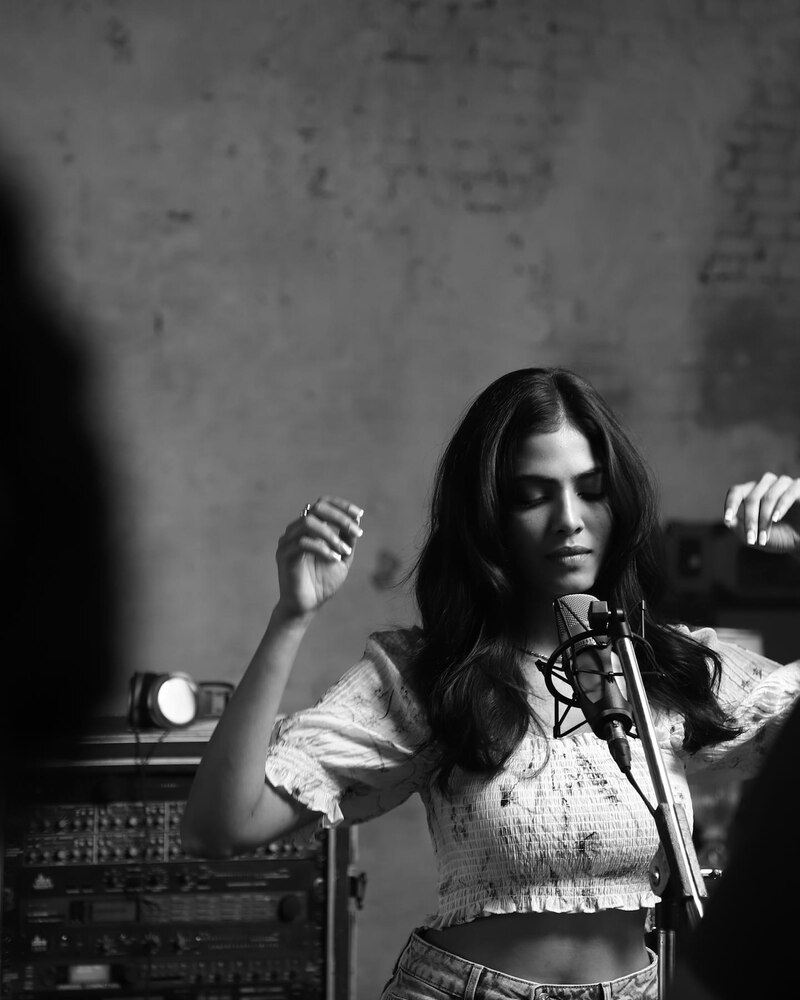 Malavika mohanan new hot shooting spot