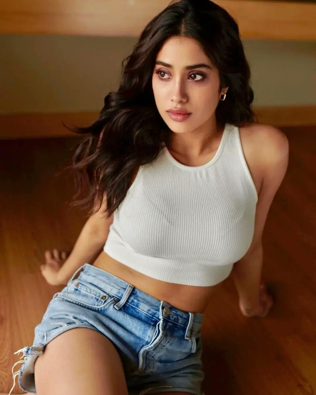 Janhvi kapoor photoshoot tshirt