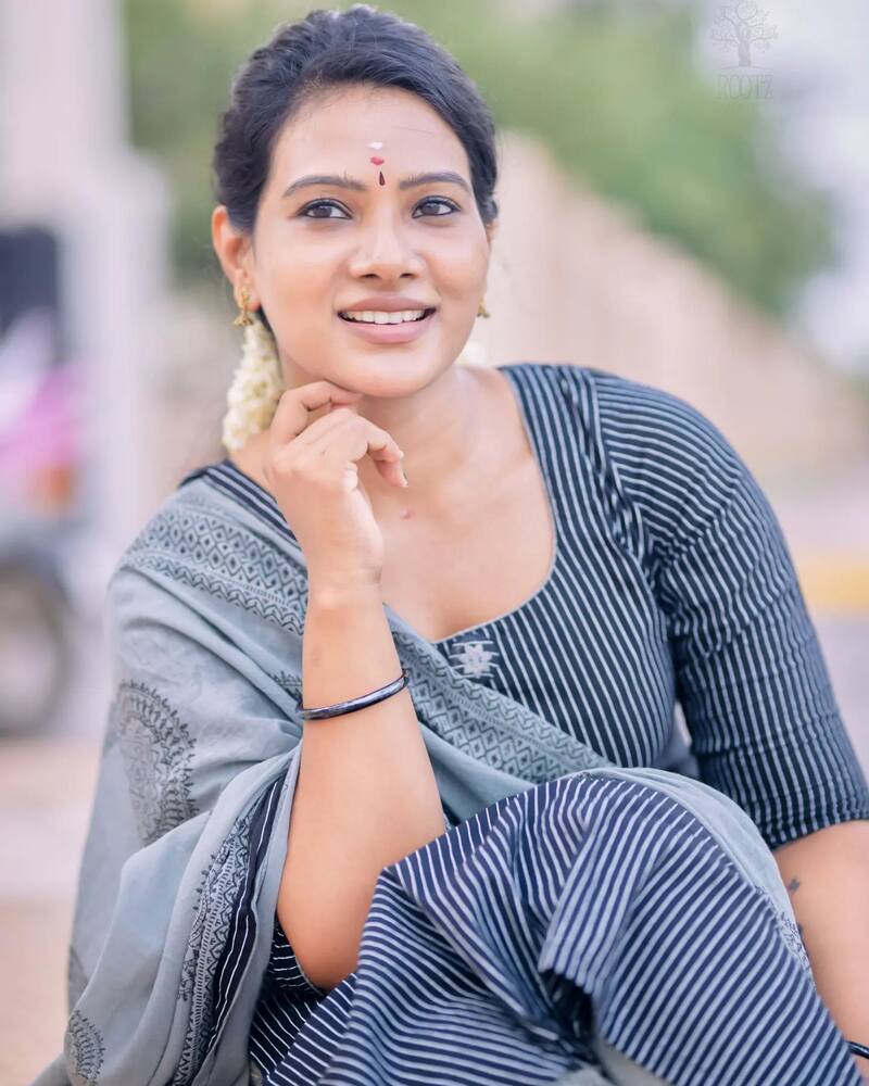 Dhivya duraisamy new hot clicks viral