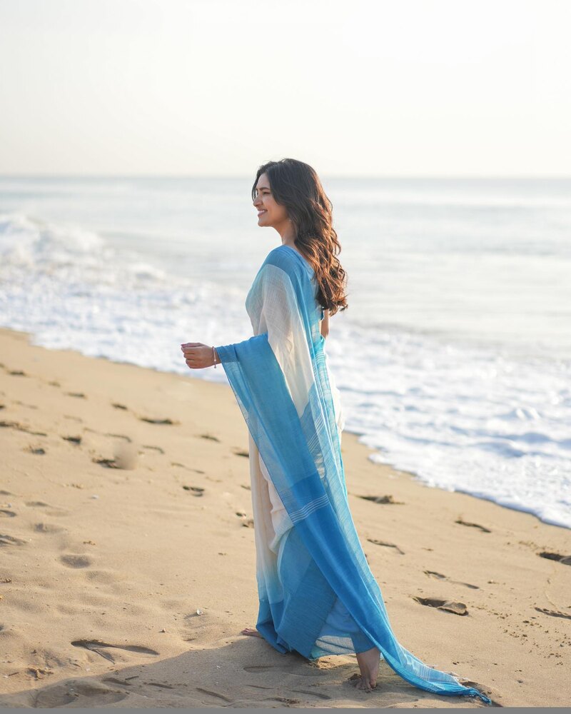 Vani bhojan new hot beach clicks