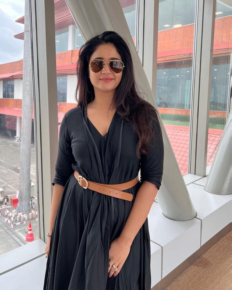 Poonam bajwa new hot make up