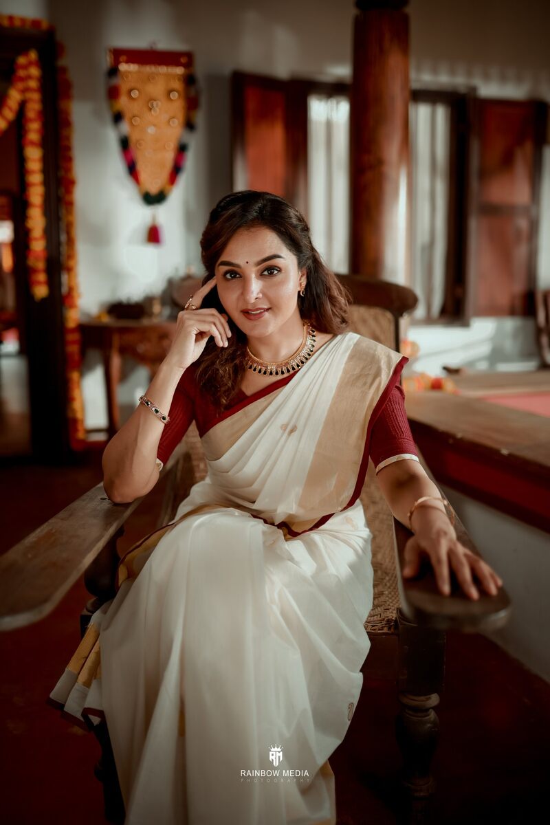 Manju warrier onam photos viral