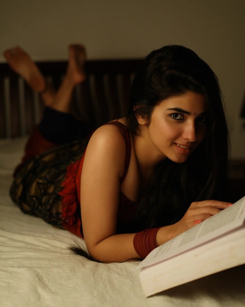 Pragya nagra new hot clicks bed room photo