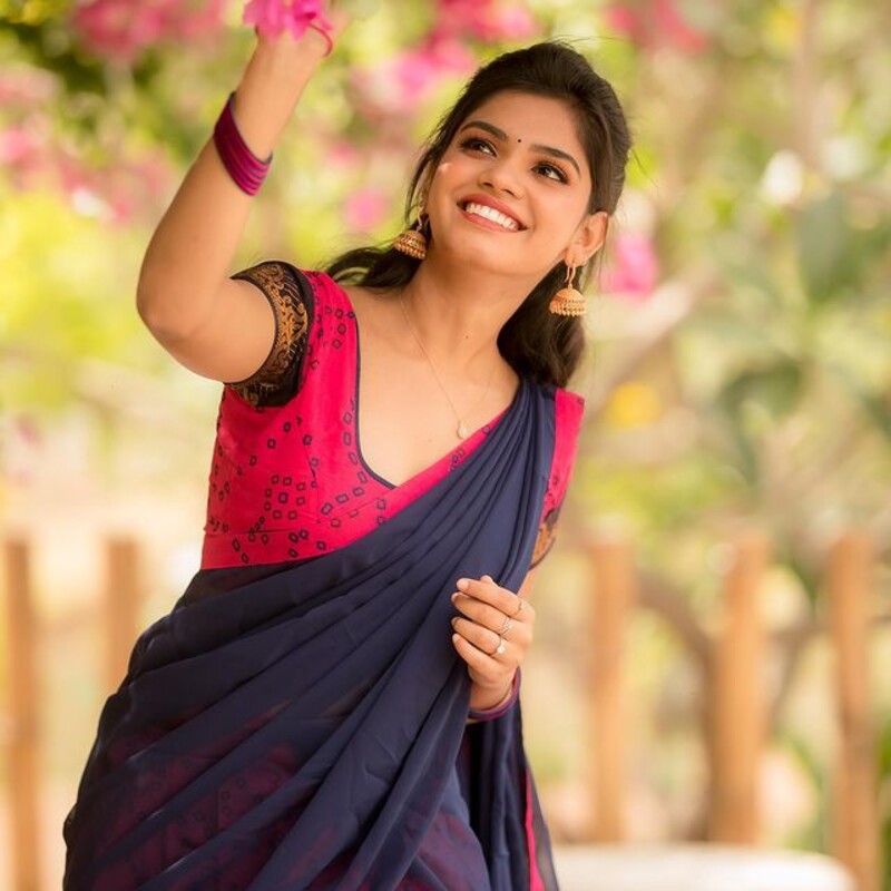 Pranika dhakshu new hot reels vedio