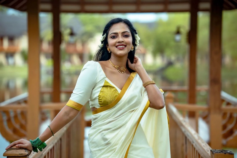 Amala paul new hot saree clicks