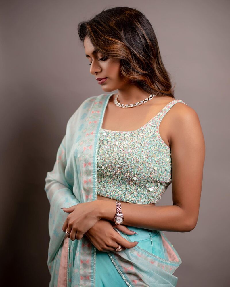 Aditi shankar new viruma hot photo