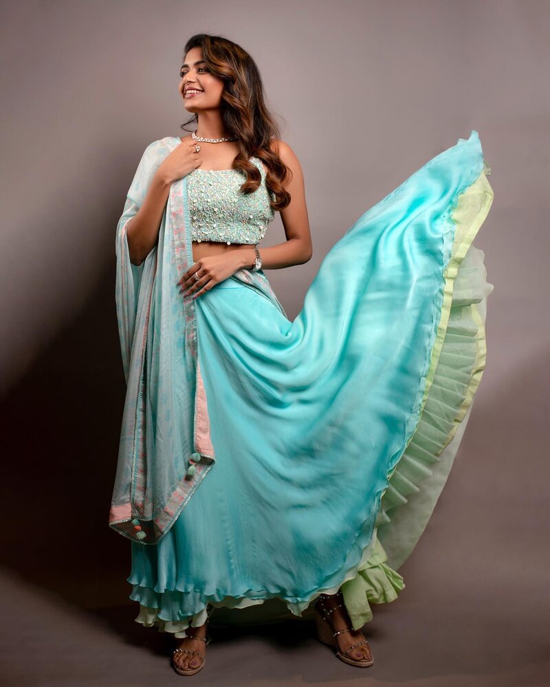 Aditi shankar new viruma hot photo