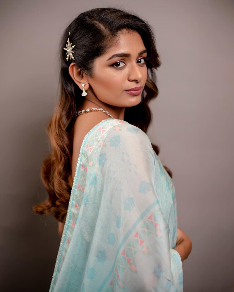 Aditi shankar new viruma hot photo