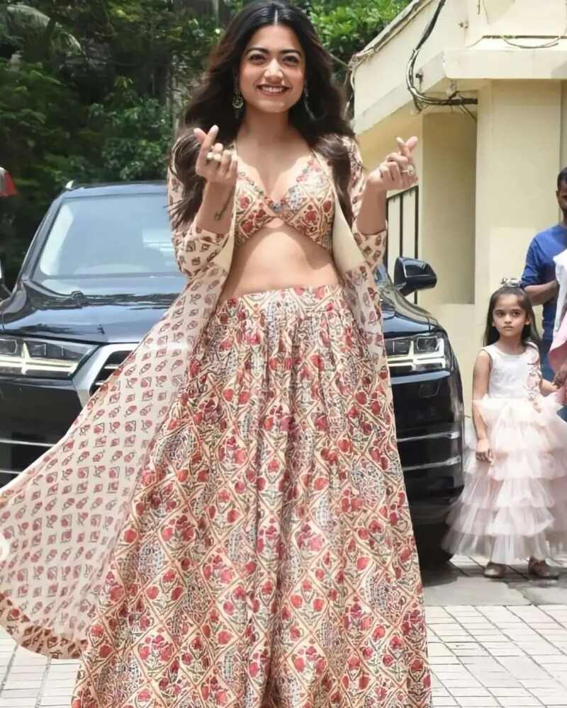 Rashmika mandanna new hot clicks bikkini