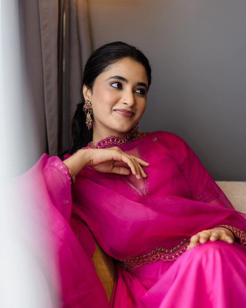 Priyanka mohan new hot recent viral