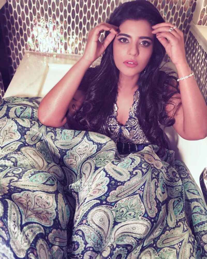 Aishwarya rajesh new hot clicks photo