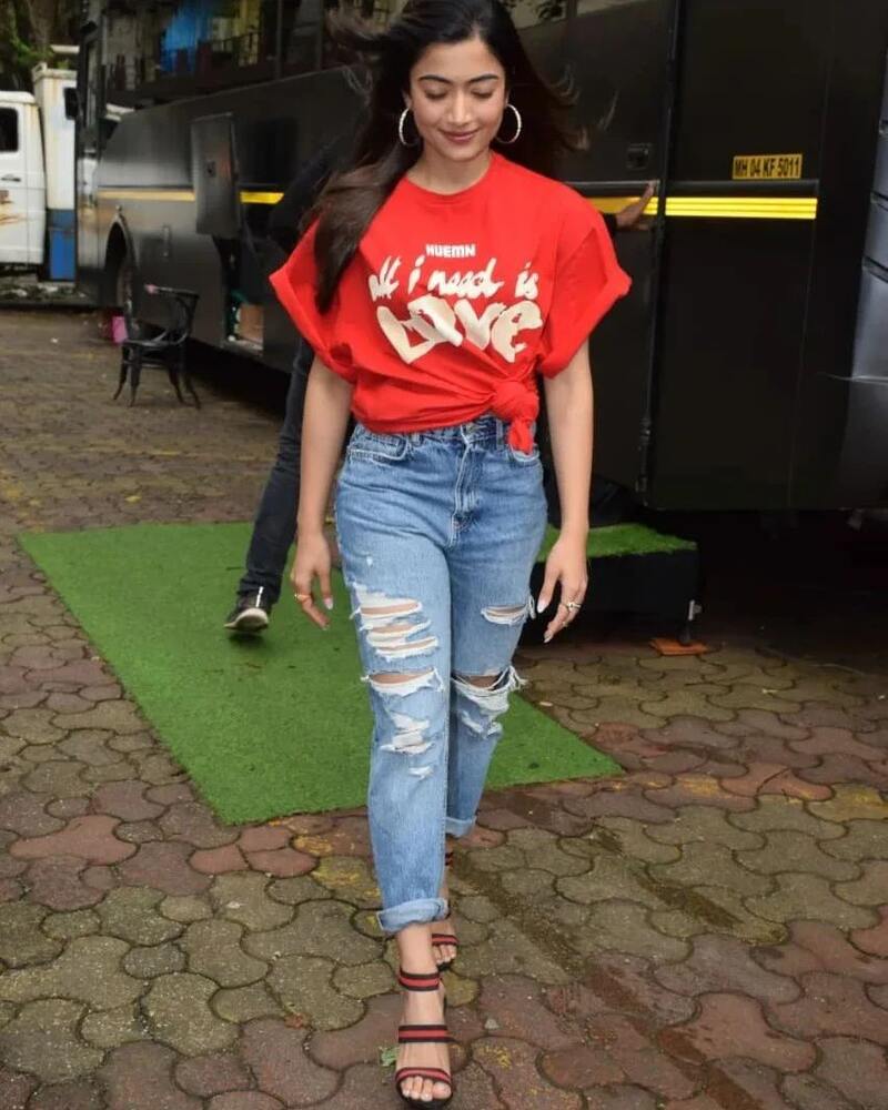 Rashmika mandanna new video airport fan