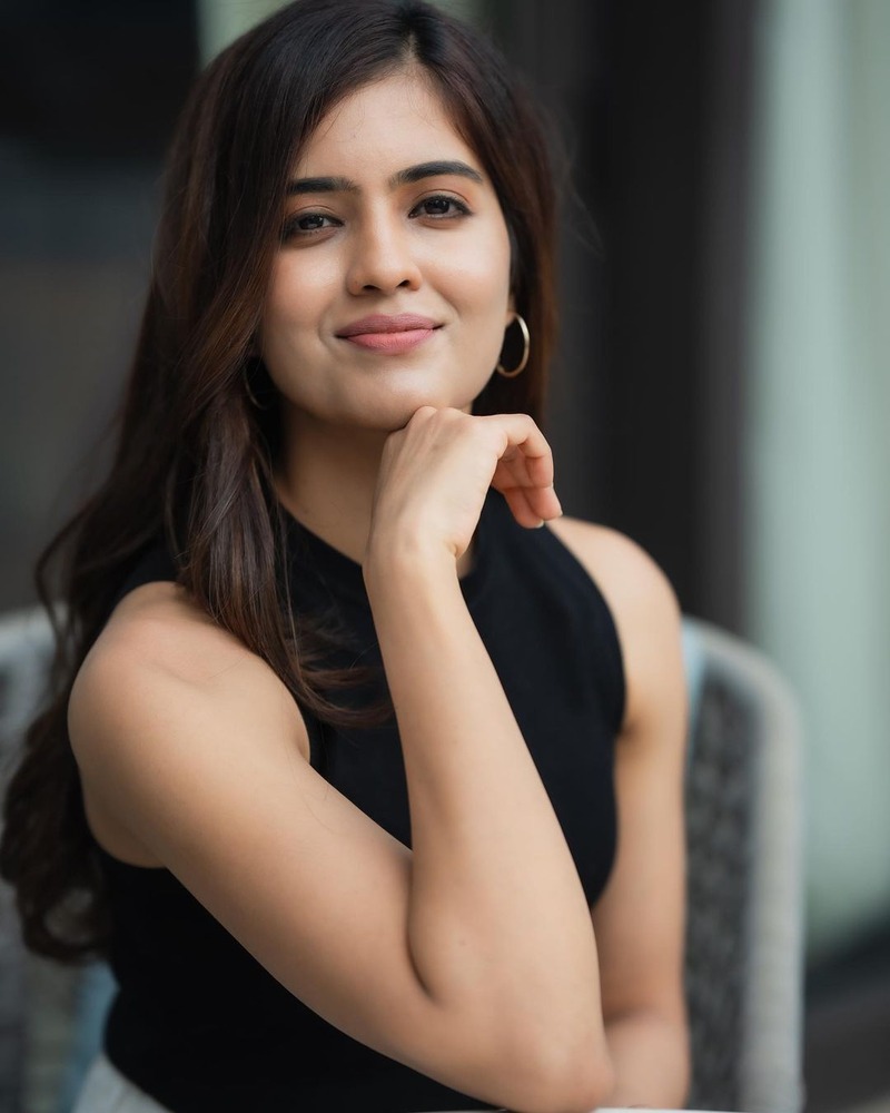Amritha aiyer new hot clicks viral