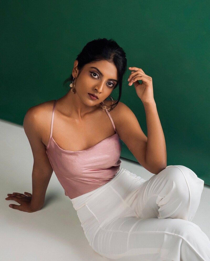 Niveditha sathish in captain miller 3