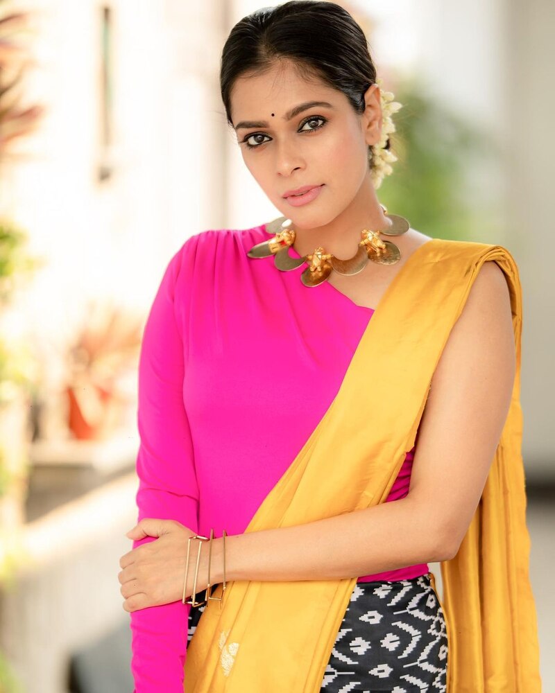 Kiki vijay new hot saree shanthanu wife