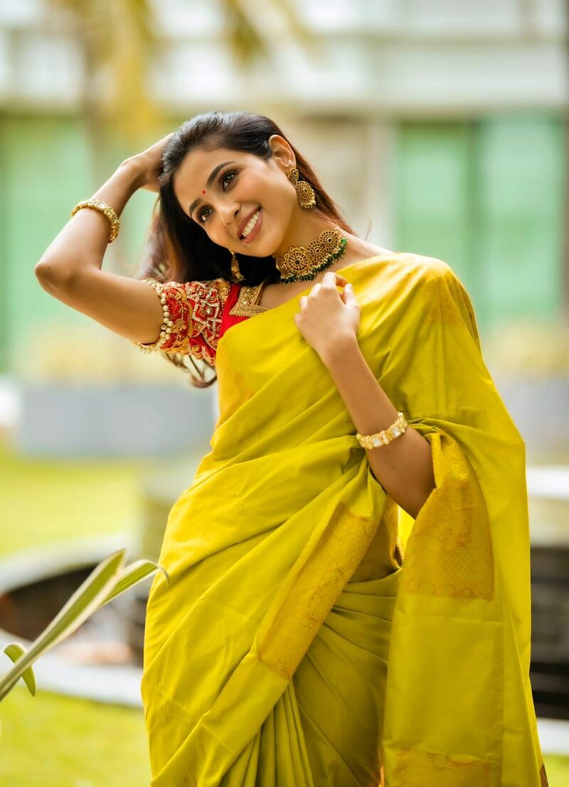 Riya suman latest photos