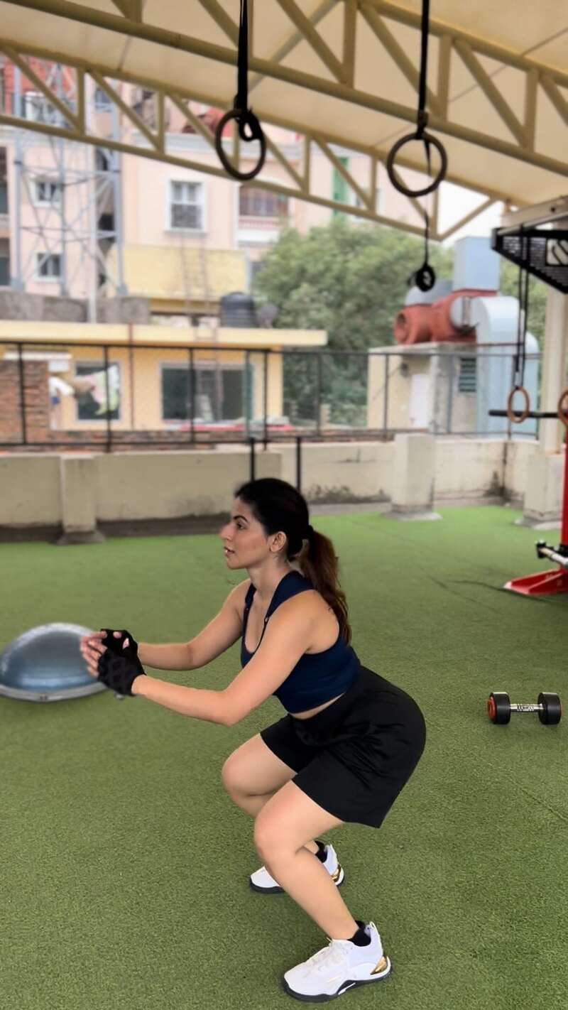 Iswarya menon new hot vedio viral