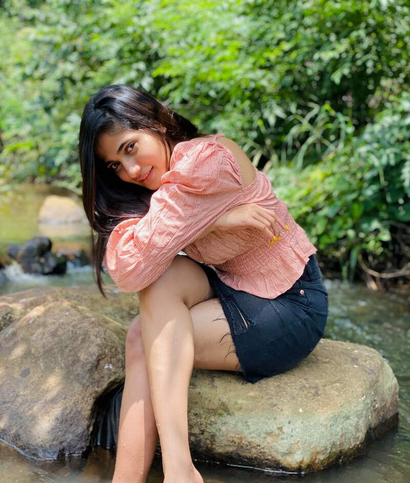 Losliya mariya new hot bigg boss