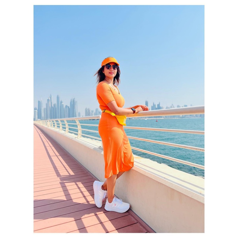 Janani ashokkumar new hot sembaruthi hot