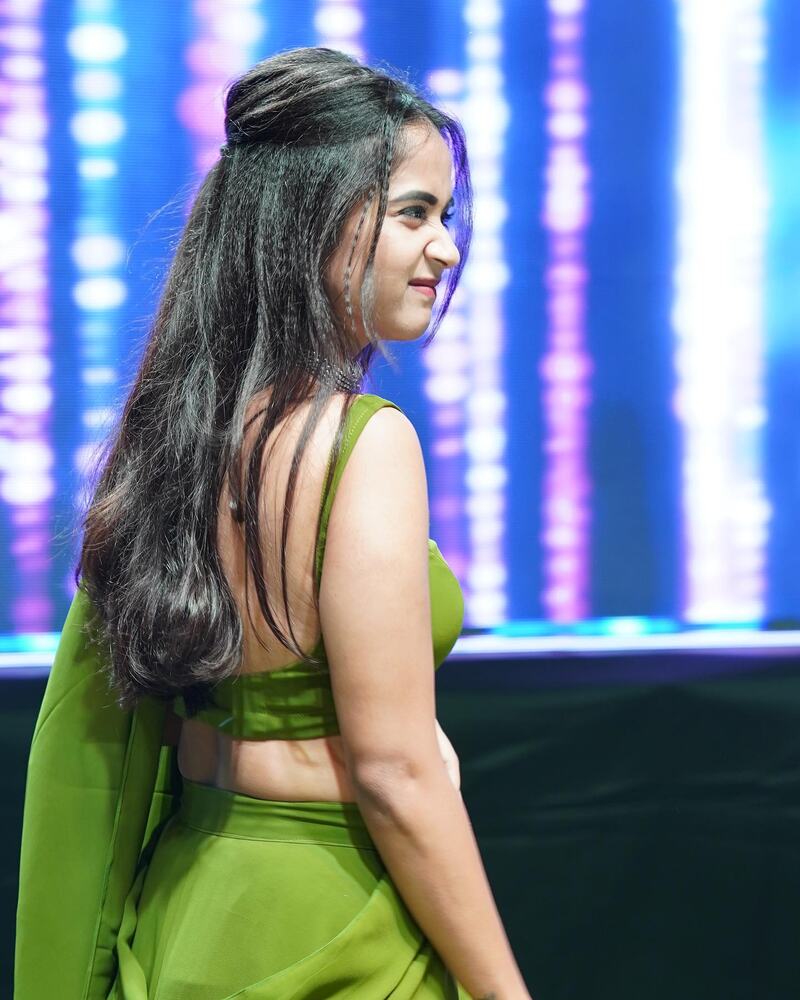 Deepthi sunaina new hot