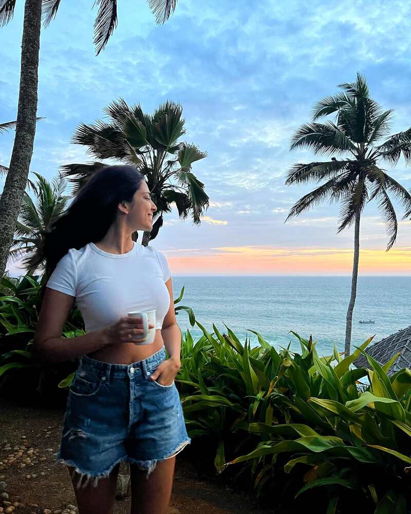 Malavika mohana new hot