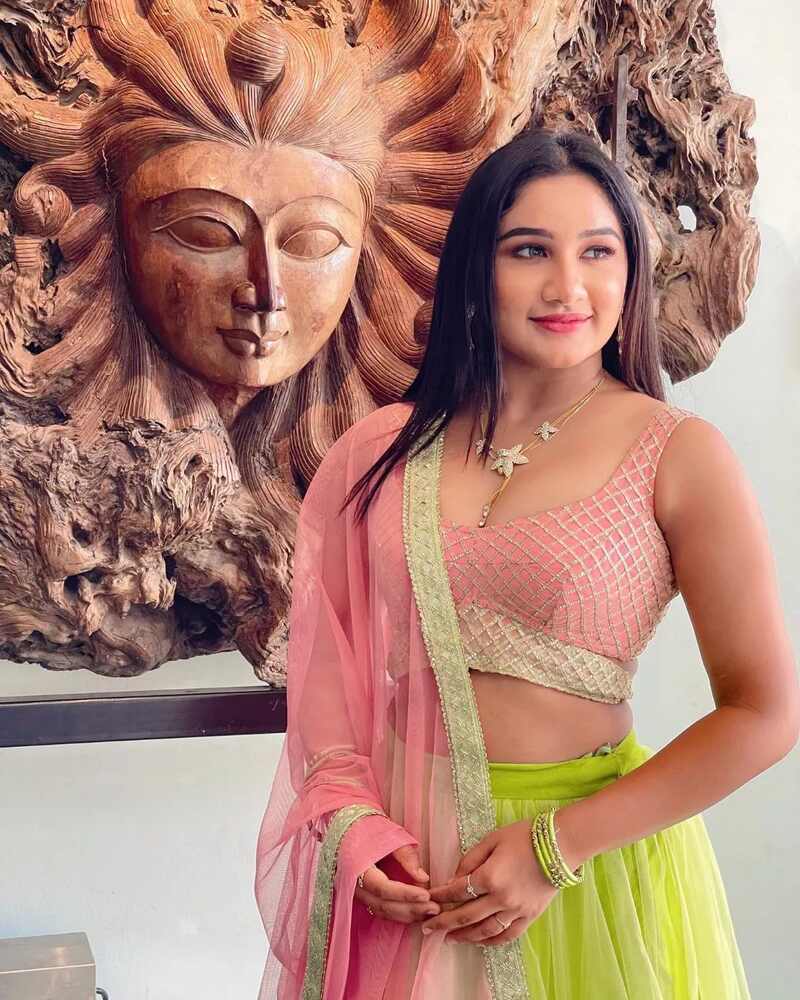 Raveena vijaytv new mouna ragam hot