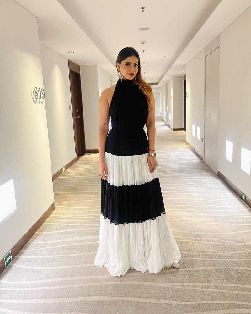 Shivani narayanan new hot black dress